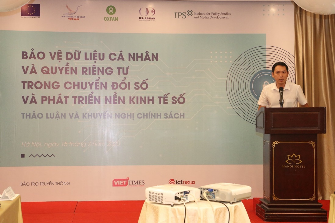 Có thể là hình ảnh về 1 người